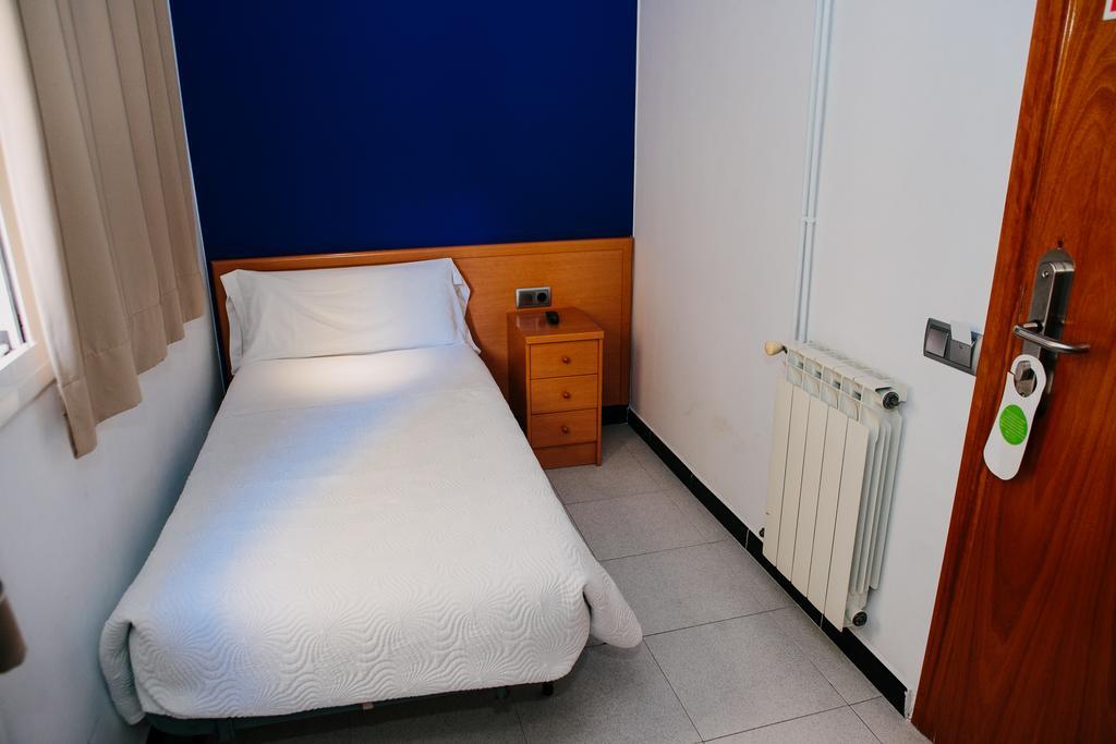 Hostal Apolo Barcelona Ngoại thất bức ảnh